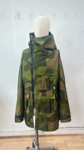 Load image into Gallery viewer, Camo urban utility jacket
